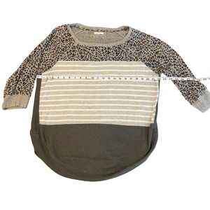 Maurice’s 3/4 sleeve sweater w/ animal print top, solid & strips.Size XL - B18